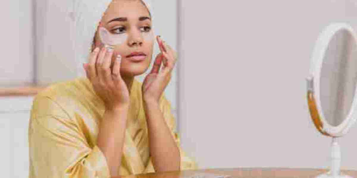 Seasonal Skin Care Tips from the Best Dermatologist in Riyadh, Saudi Arabia