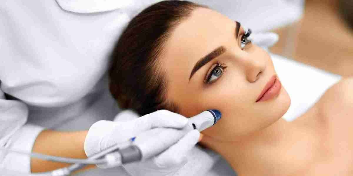 Get the Best Hydrafacial in Riyadh: Costs, Deals, and More