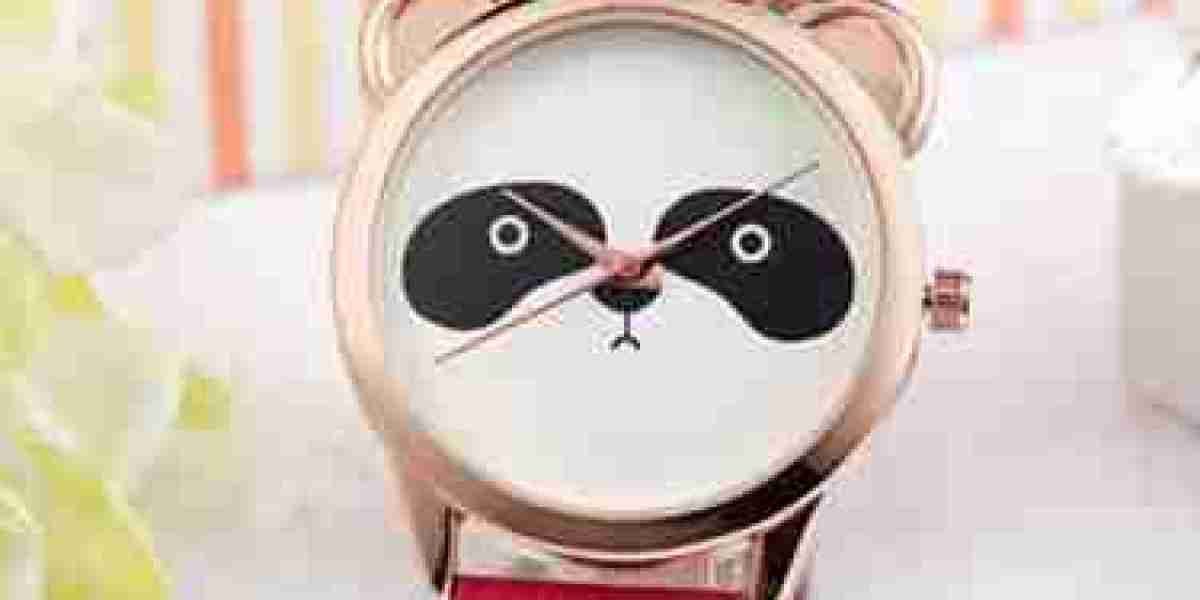 Red Panda Watch – A Unique Blend of Elegance and Whimsy