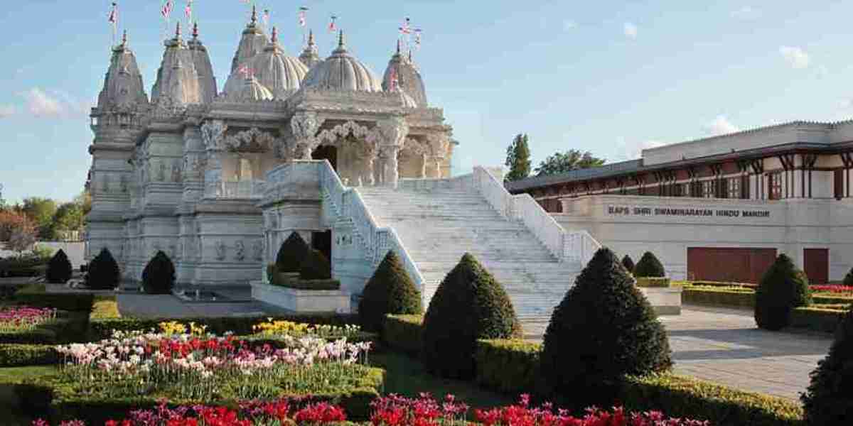 Top 6 Must-Visit Temples in the UK for Spiritual Experiences