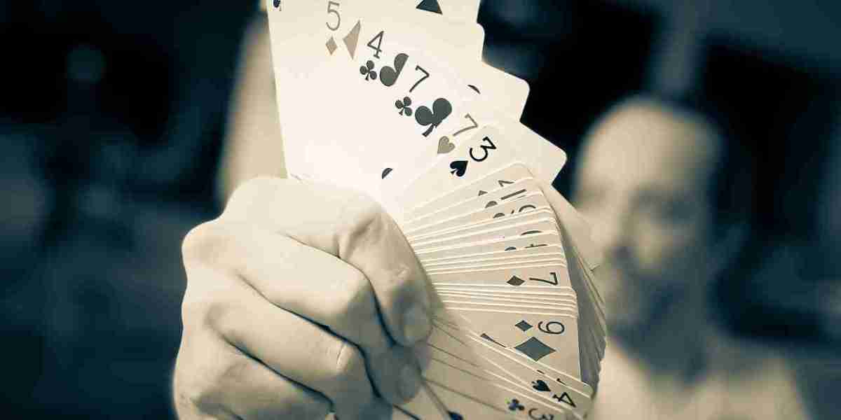 How to Play and Win at Online Casino