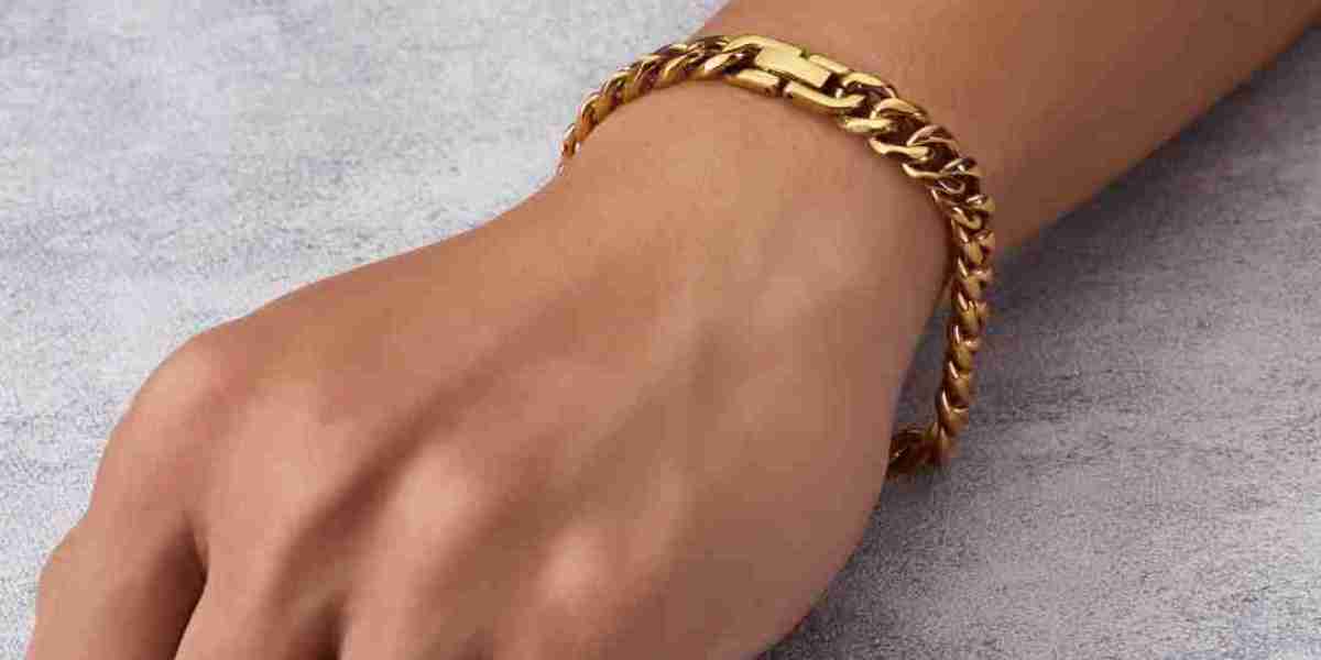 Women’s Gold Stainless Steel Dainty Bracelet Set – Paperclip, Figaro, Rope & Satellite Chain Layered Bracelets Minim