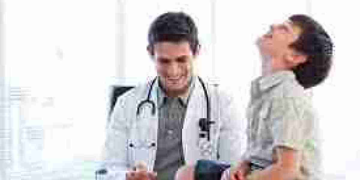Internal Medicine vs Family Medicine: Pros, Cons, and What Fits Your Lifestyle